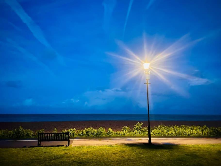Northdene Cottage - Cosy Old Fisherman'S Cottage Two Mins From Sea - Free Parking - Wood Burning Stove - Roll Top Bath - Dog Friendly Дил Экстерьер фото