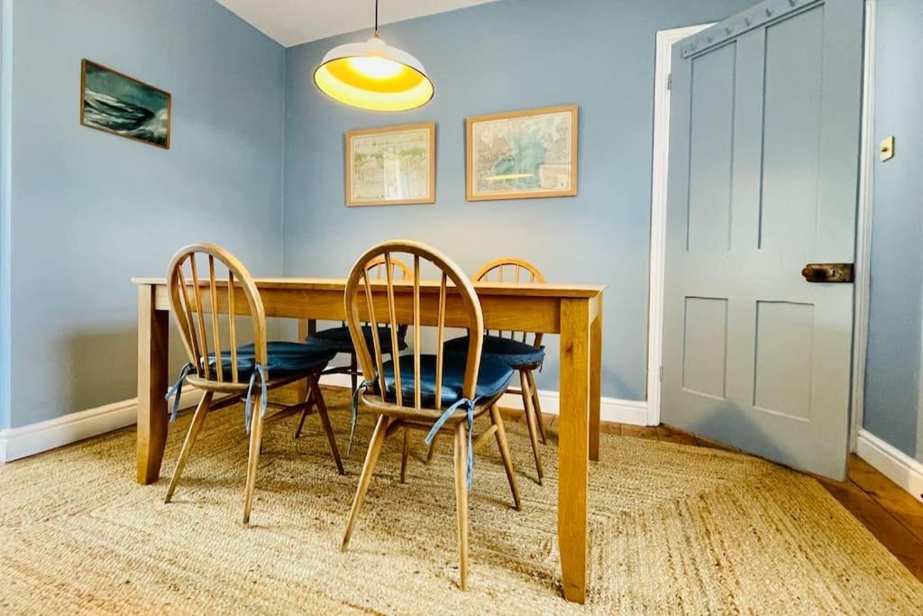 Northdene Cottage - Cosy Old Fisherman'S Cottage Two Mins From Sea - Free Parking - Wood Burning Stove - Roll Top Bath - Dog Friendly Дил Экстерьер фото