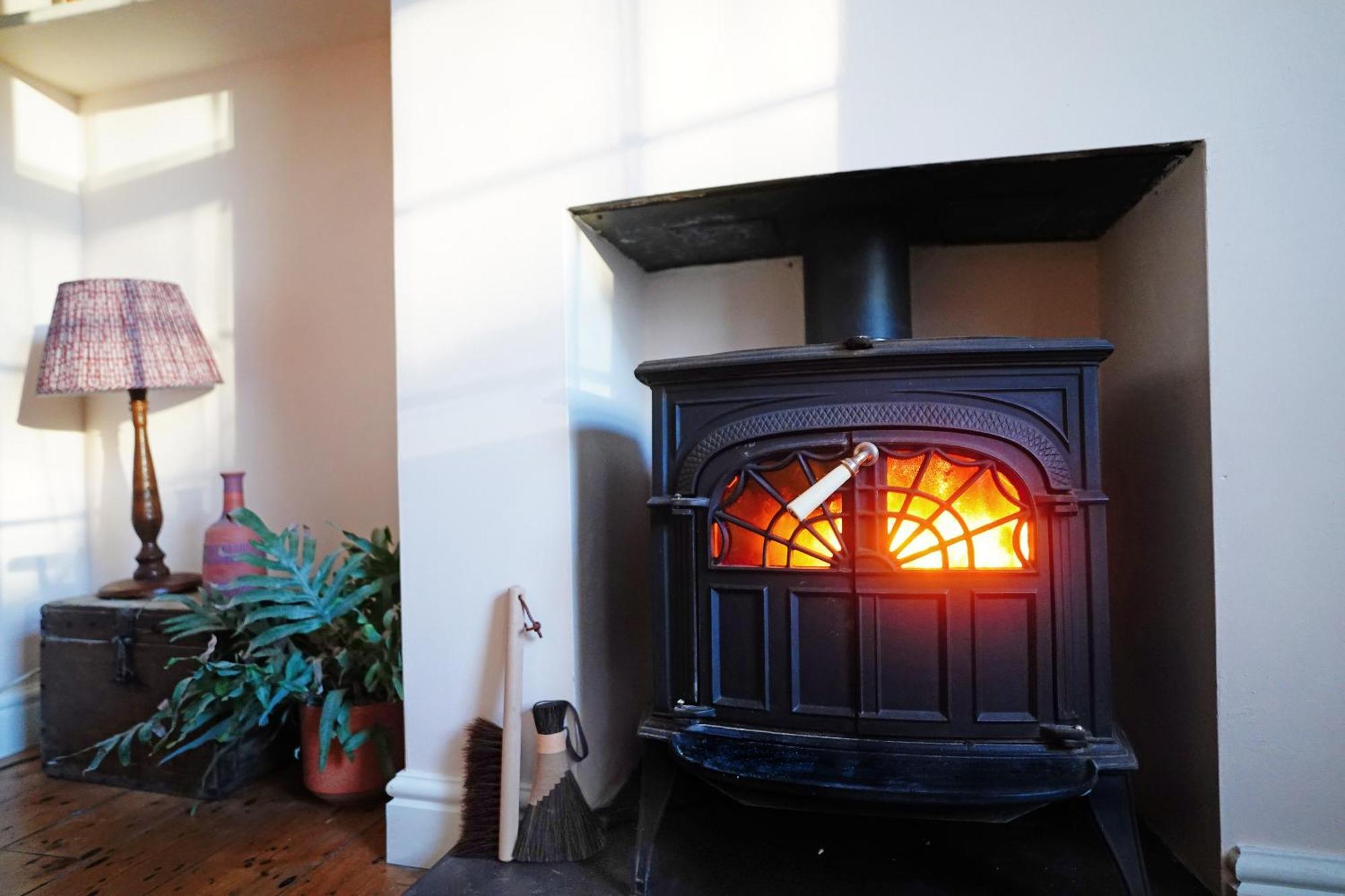 Northdene Cottage - Cosy Old Fisherman'S Cottage Two Mins From Sea - Free Parking - Wood Burning Stove - Roll Top Bath - Dog Friendly Дил Экстерьер фото